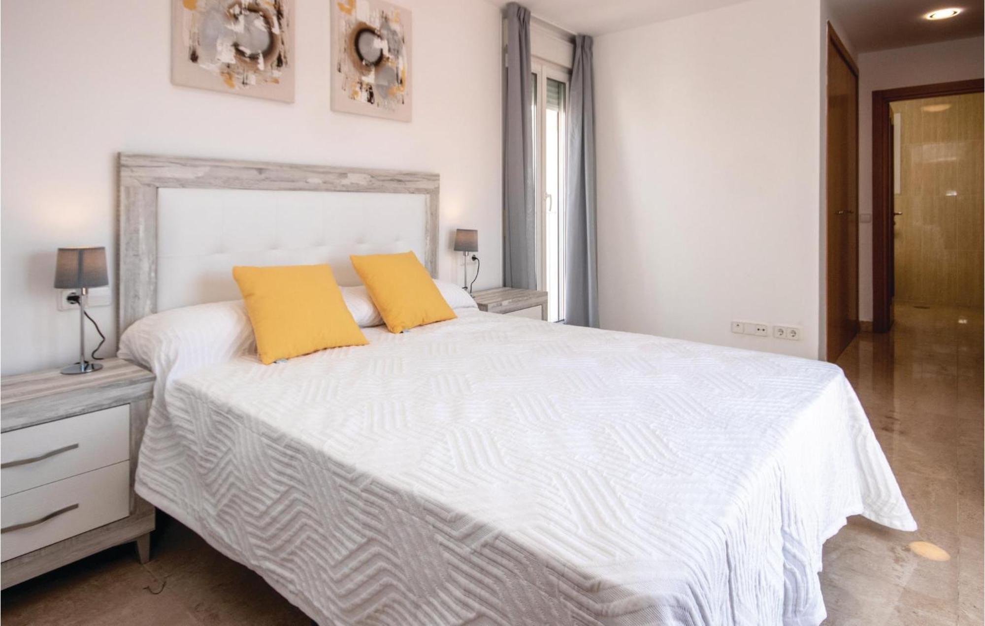 3 Bedroom Amazing Apartment In La Duquesa Castillo de Sabinillas Exterior foto