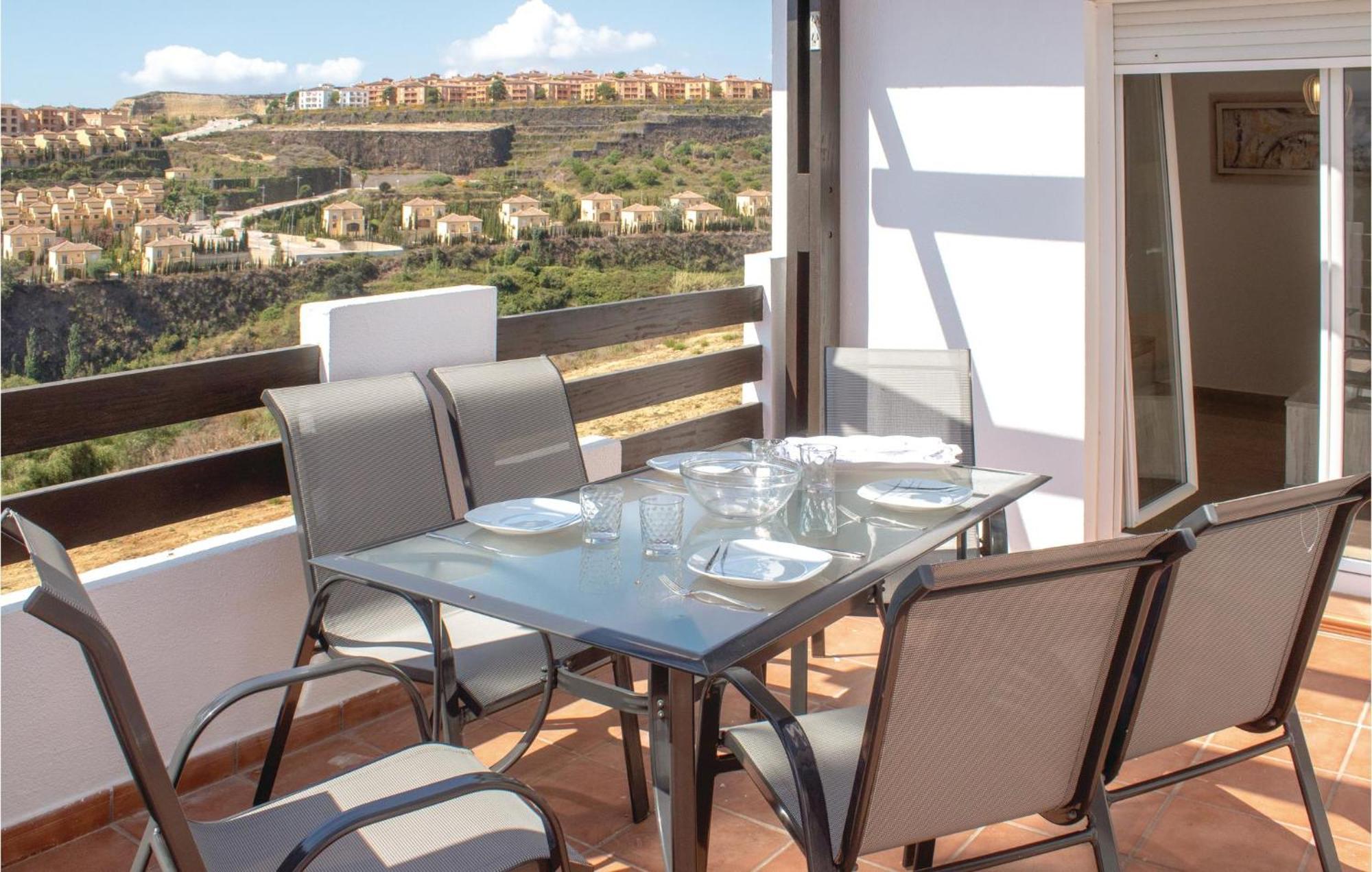 3 Bedroom Amazing Apartment In La Duquesa Castillo de Sabinillas Exterior foto